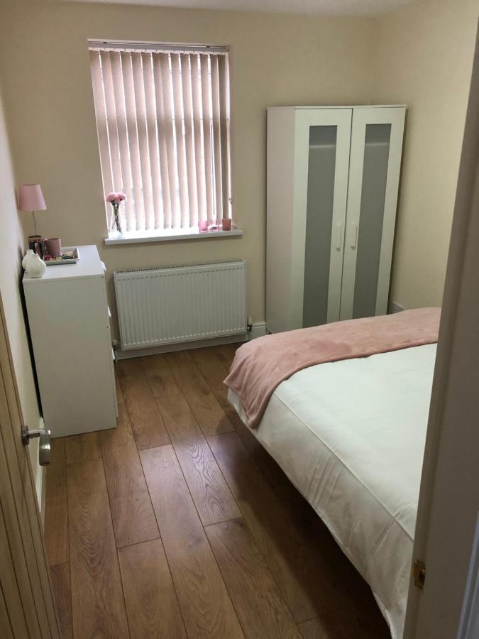 Big Room Rusholme With Tv And Private Bathroom-Parking&Wifi Manchester Exteriör bild