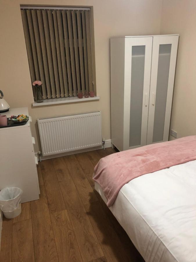 Big Room Rusholme With Tv And Private Bathroom-Parking&Wifi Manchester Exteriör bild