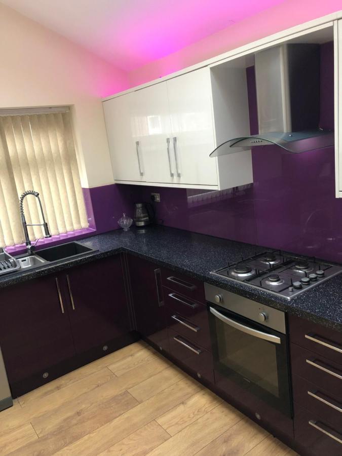 Big Room Rusholme With Tv And Private Bathroom-Parking&Wifi Manchester Exteriör bild