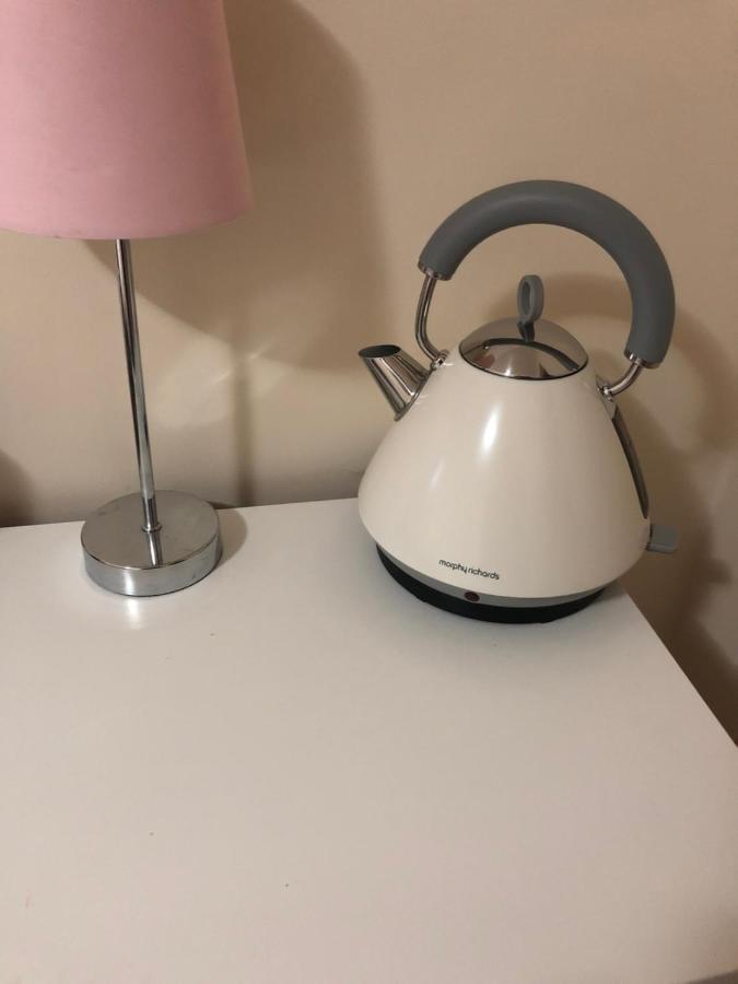 Big Room Rusholme With Tv And Private Bathroom-Parking&Wifi Manchester Exteriör bild