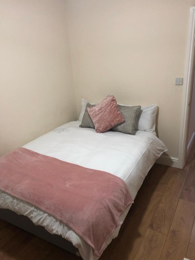 Big Room Rusholme With Tv And Private Bathroom-Parking&Wifi Manchester Exteriör bild