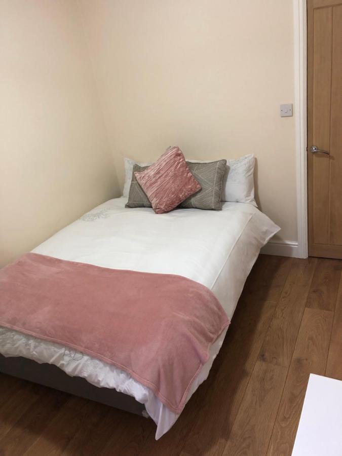 Big Room Rusholme With Tv And Private Bathroom-Parking&Wifi Manchester Exteriör bild
