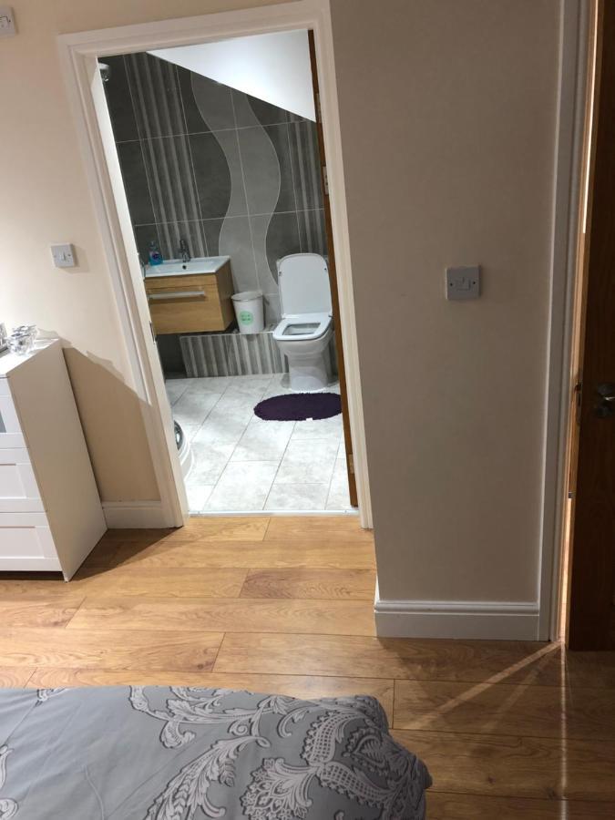 Big Room Rusholme With Tv And Private Bathroom-Parking&Wifi Manchester Exteriör bild