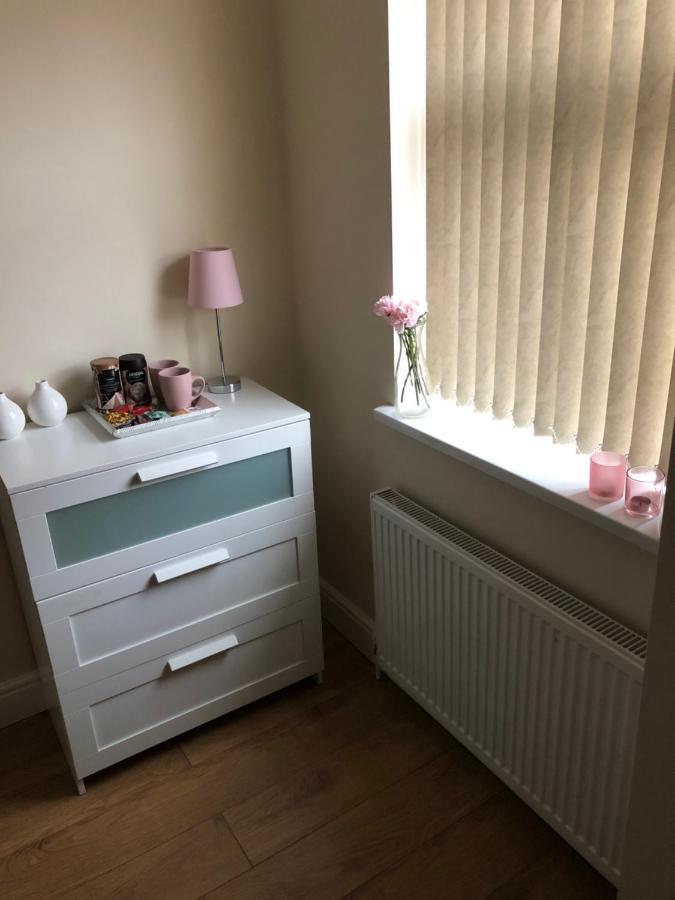 Big Room Rusholme With Tv And Private Bathroom-Parking&Wifi Manchester Exteriör bild
