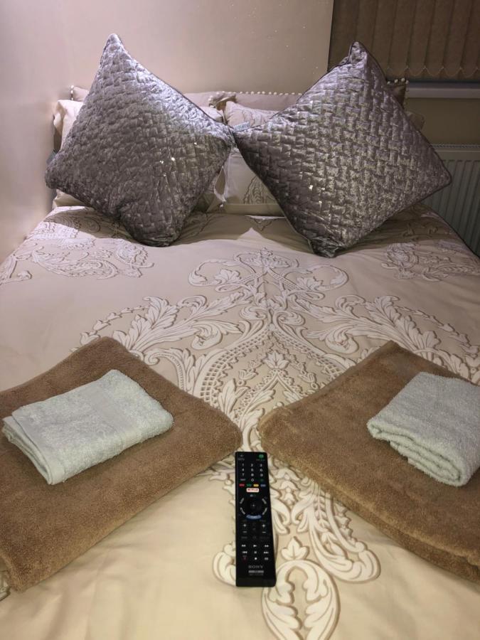 Big Room Rusholme With Tv And Private Bathroom-Parking&Wifi Manchester Exteriör bild