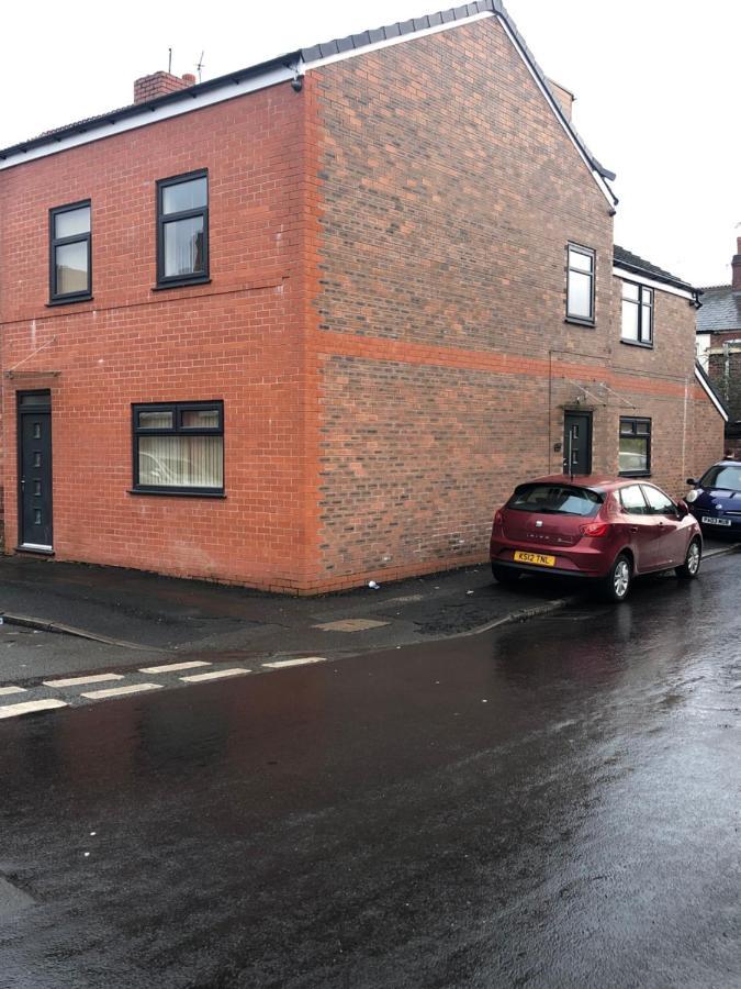 Big Room Rusholme With Tv And Private Bathroom-Parking&Wifi Manchester Exteriör bild