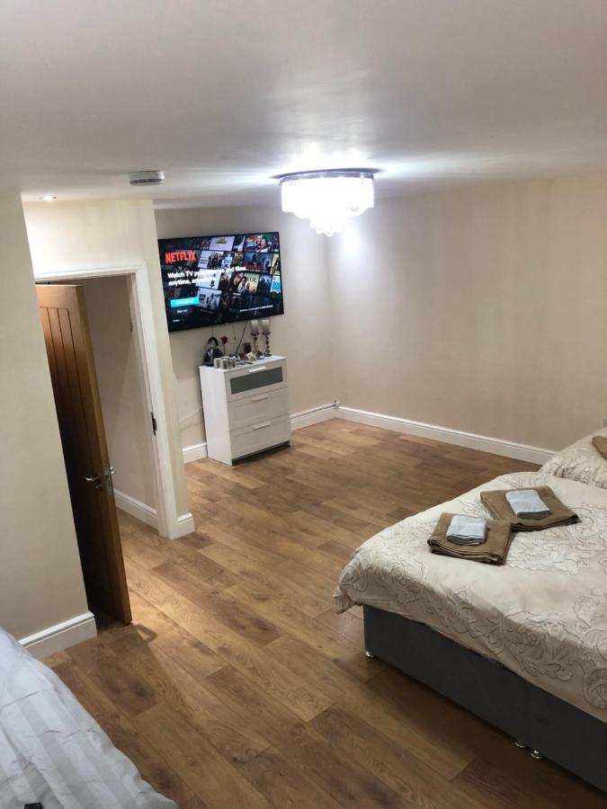 Big Room Rusholme With Tv And Private Bathroom-Parking&Wifi Manchester Exteriör bild