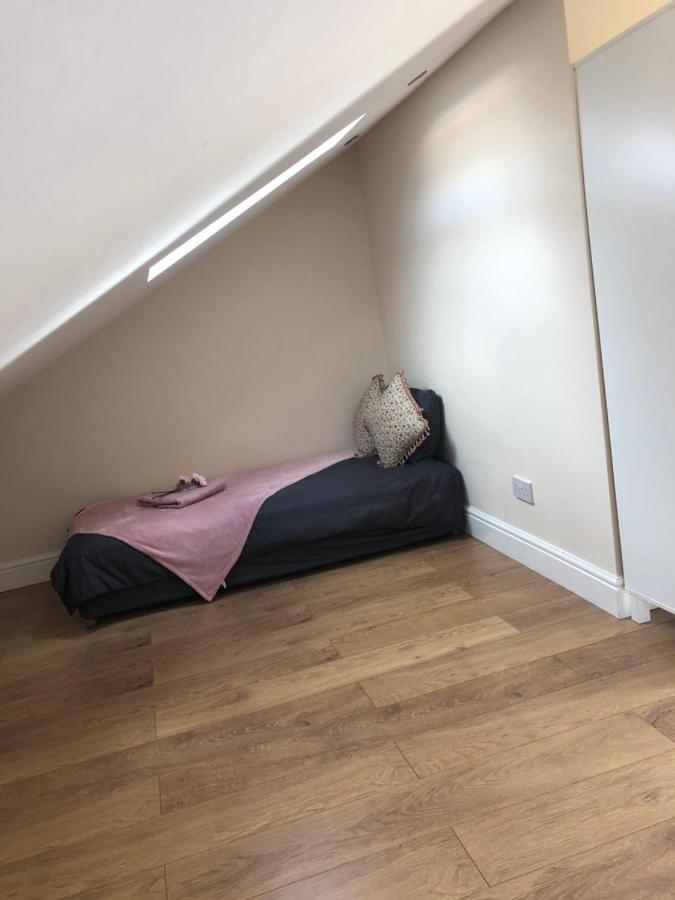 Big Room Rusholme With Tv And Private Bathroom-Parking&Wifi Manchester Exteriör bild