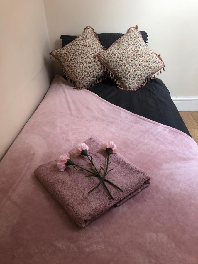 Big Room Rusholme With Tv And Private Bathroom-Parking&Wifi Manchester Exteriör bild