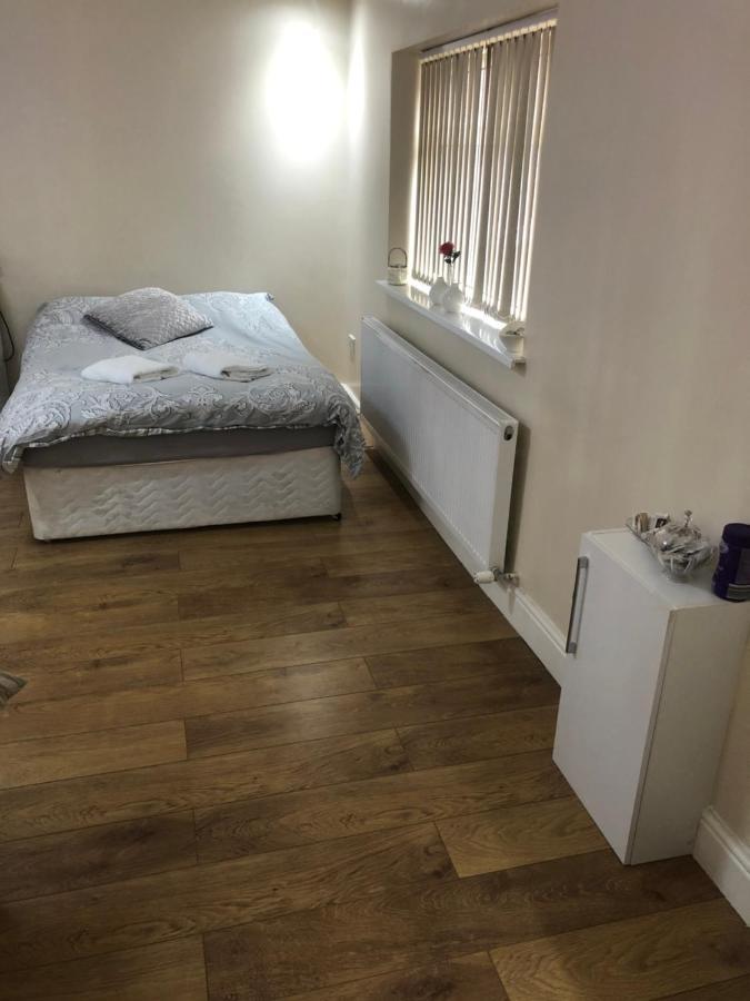 Big Room Rusholme With Tv And Private Bathroom-Parking&Wifi Manchester Exteriör bild