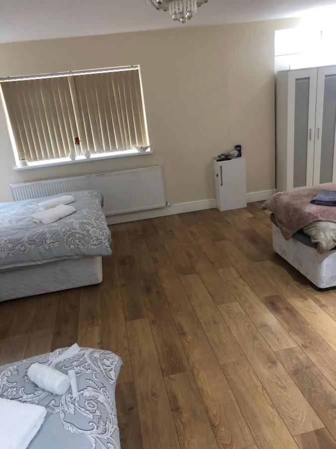 Big Room Rusholme With Tv And Private Bathroom-Parking&Wifi Manchester Exteriör bild