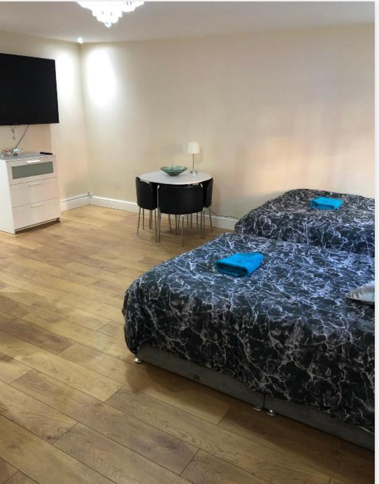 Big Room Rusholme With Tv And Private Bathroom-Parking&Wifi Manchester Exteriör bild
