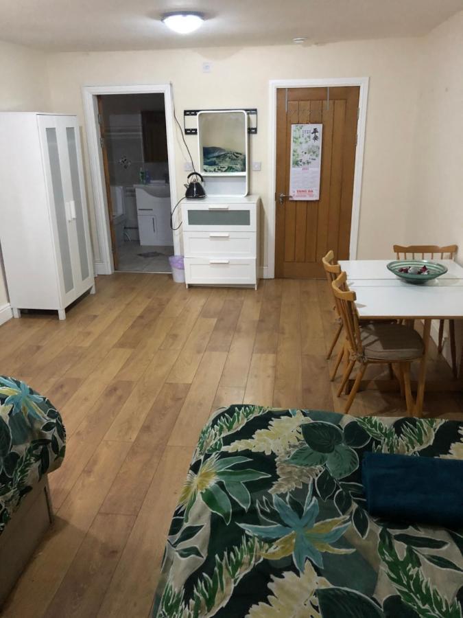 Big Room Rusholme With Tv And Private Bathroom-Parking&Wifi Manchester Exteriör bild