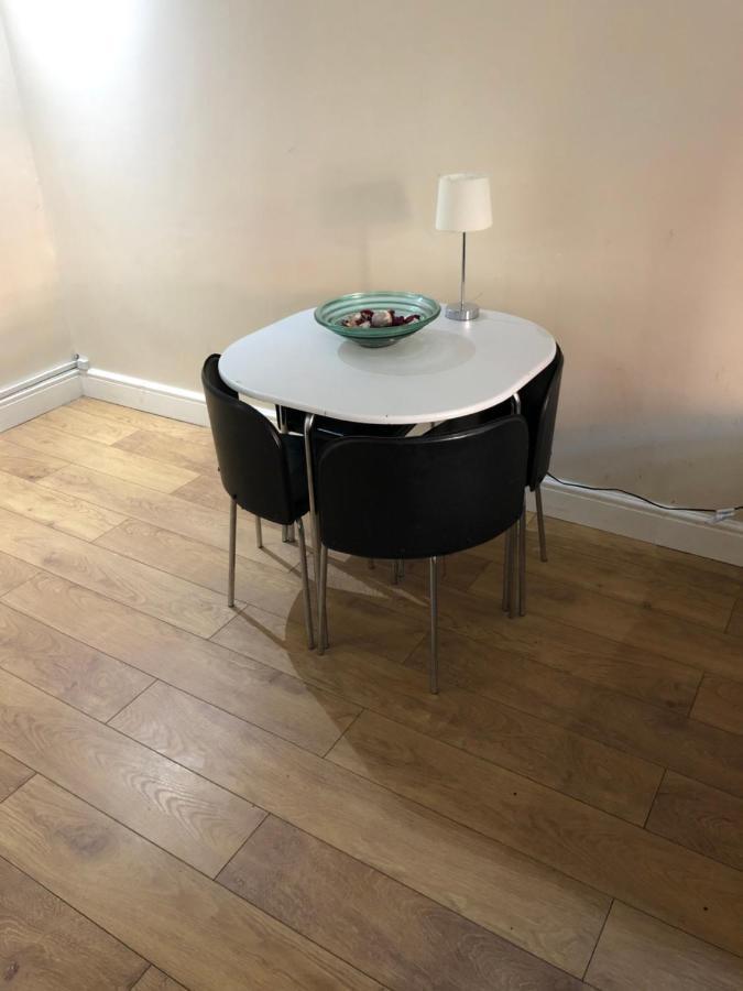 Big Room Rusholme With Tv And Private Bathroom-Parking&Wifi Manchester Exteriör bild