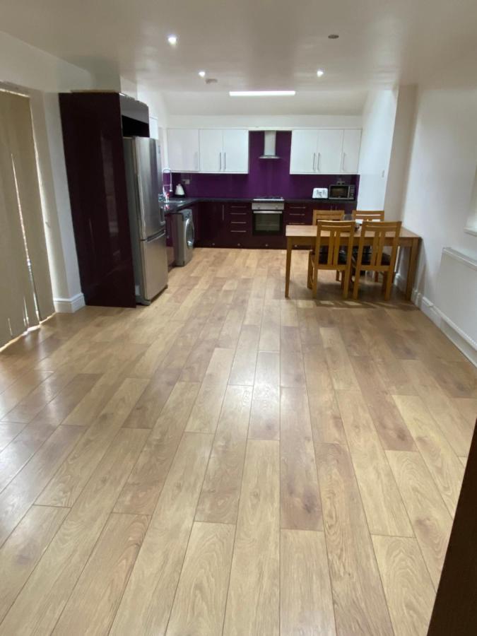 Big Room Rusholme With Tv And Private Bathroom-Parking&Wifi Manchester Exteriör bild