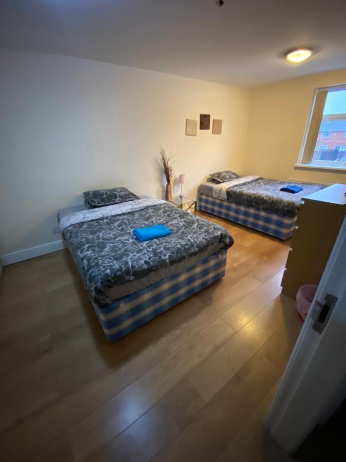Big Room Rusholme With Tv And Private Bathroom-Parking&Wifi Manchester Exteriör bild