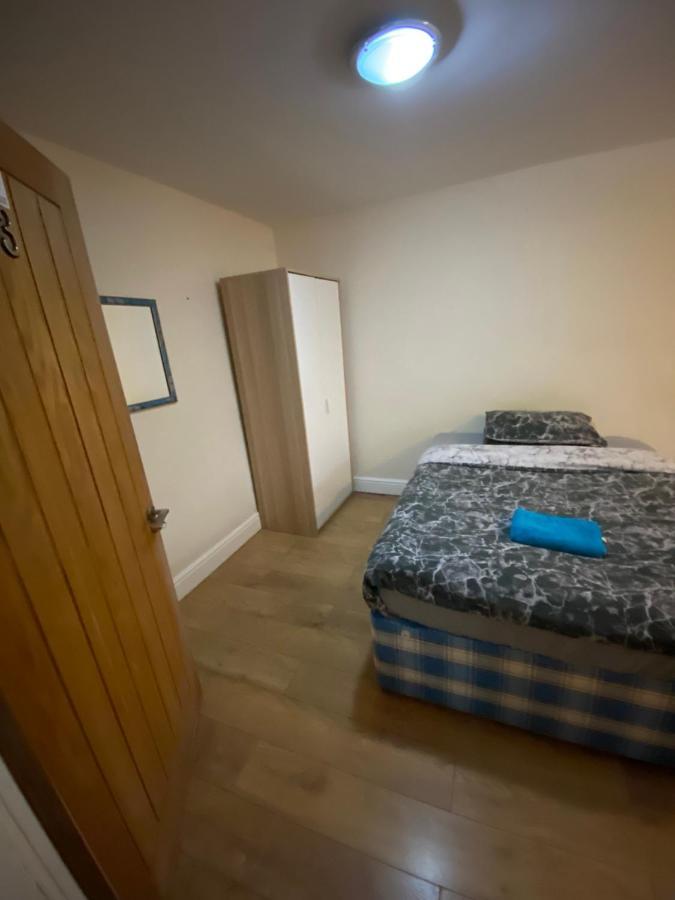 Big Room Rusholme With Tv And Private Bathroom-Parking&Wifi Manchester Exteriör bild